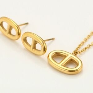 18K Gold Plated Necklace & Earrings Set